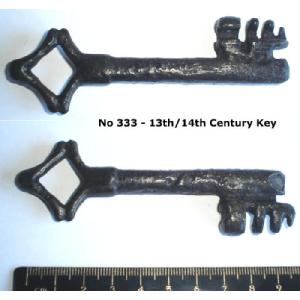 No 333 Large 13th/14thC Key Image