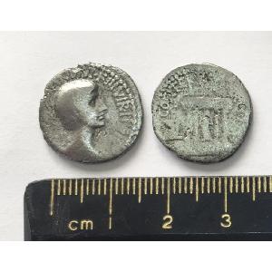 No 550 Roman Denarius of Octavian Image