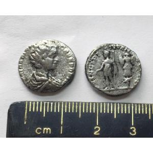 No 693 Roman Denarius of Caracalla Image