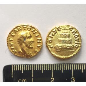 No 685 Roman Gold Aureus of Antoninus Pius Image