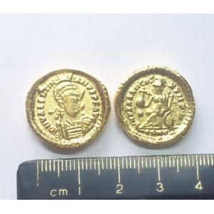 No 650 Roman Gold Semmisi of Valentinian III Image