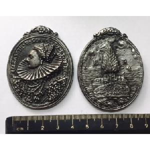 NEW, NEW ! No 111 - Elizabeth I, oval silver medal Image